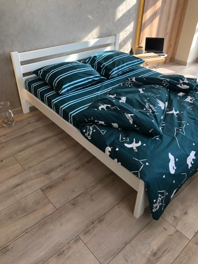 ריבנה Vip Apartment У Центрі Міста, Новобуджк Театральний,Дуже Простора מראה חיצוני תמונה