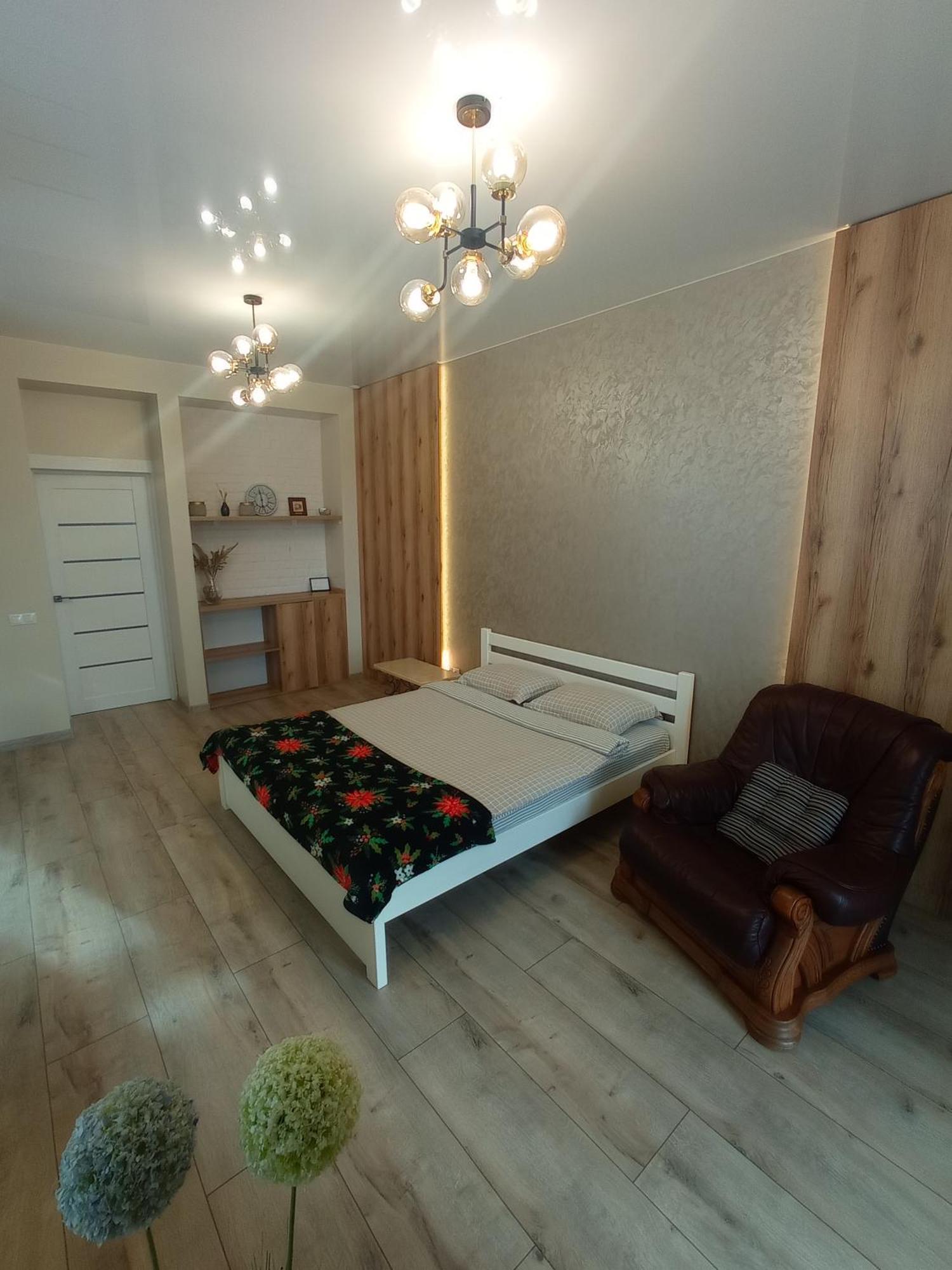 ריבנה Vip Apartment У Центрі Міста, Новобуджк Театральний,Дуже Простора מראה חיצוני תמונה